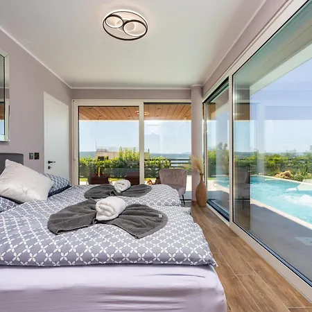 Santa Catarina Villa