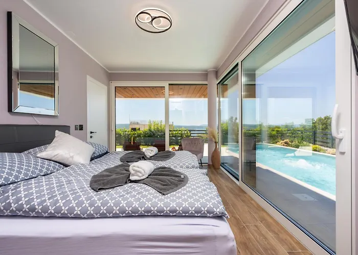 Santa Catarina Villa